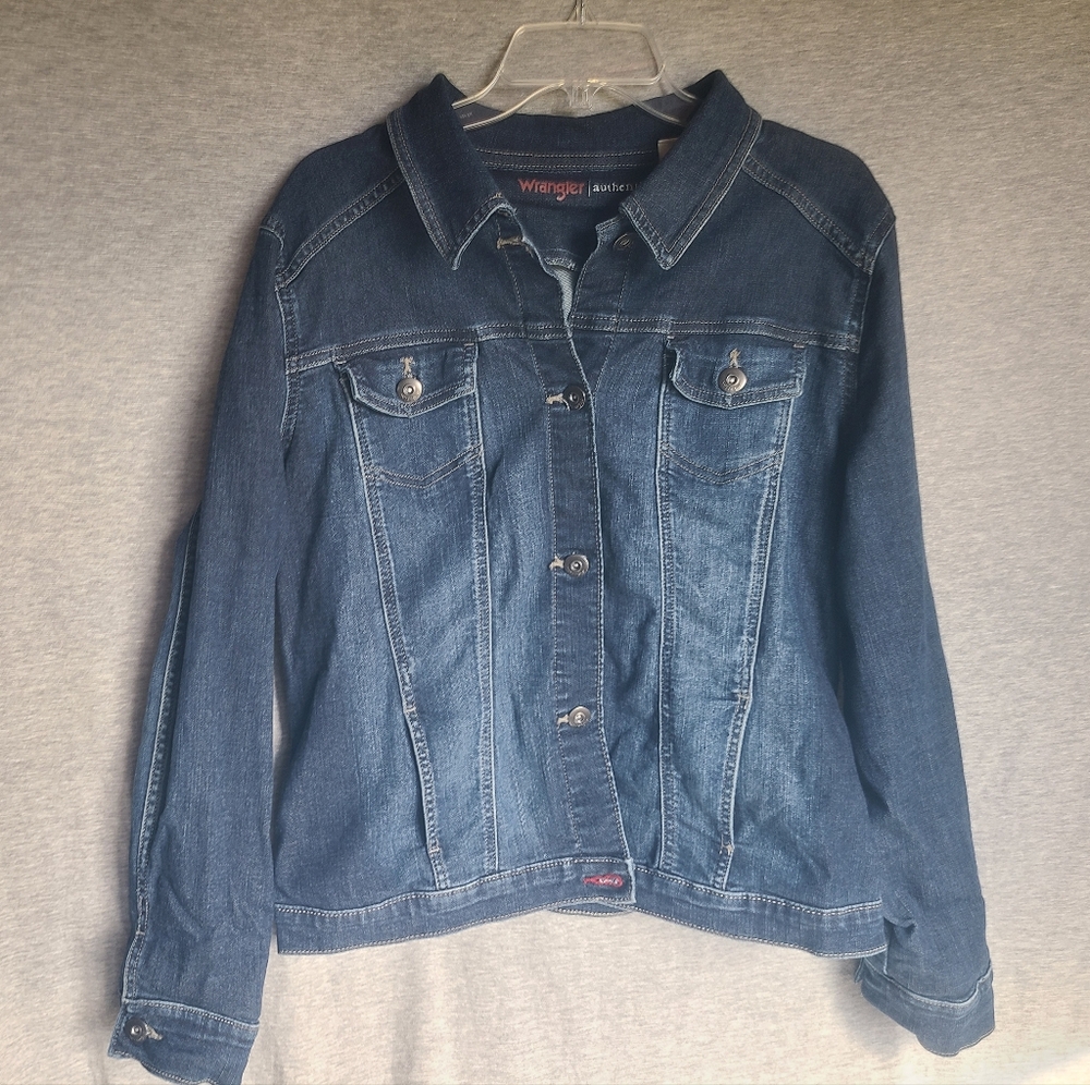Wrangler Authentics Women's Jean Jacket Size XL Denim Blue Cowgirl Western CLEAN
